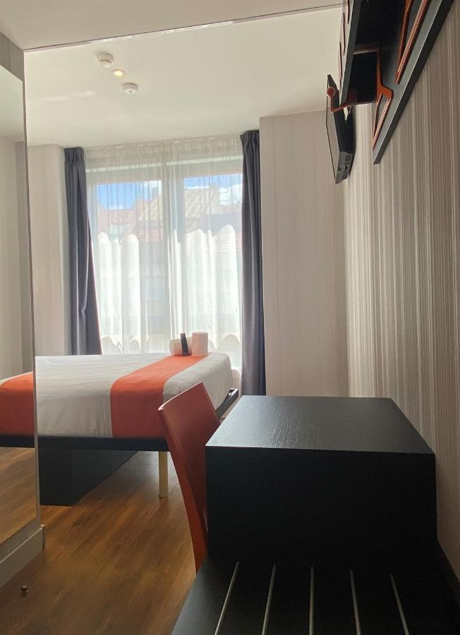 Easyhotel Lisbon Exterior photo