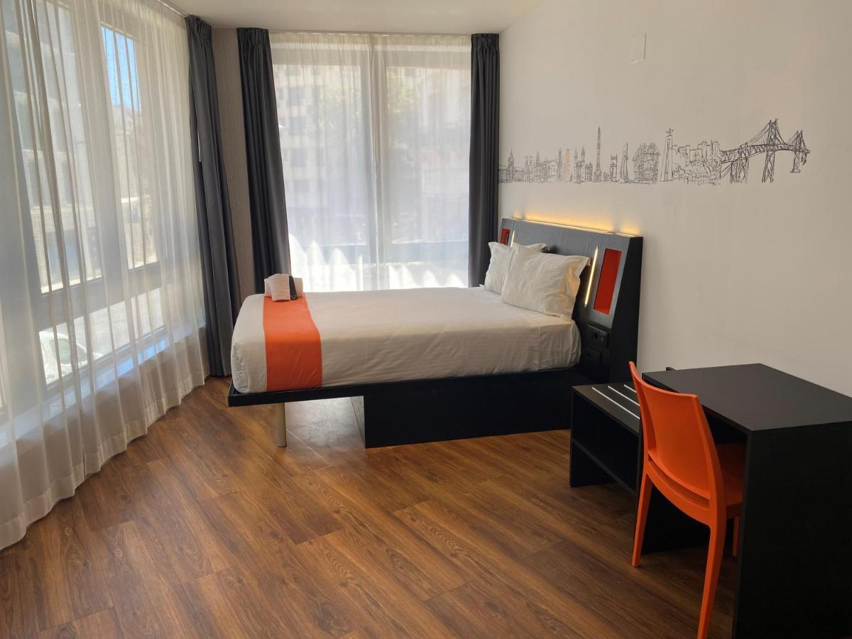 Easyhotel Lisbon Exterior photo