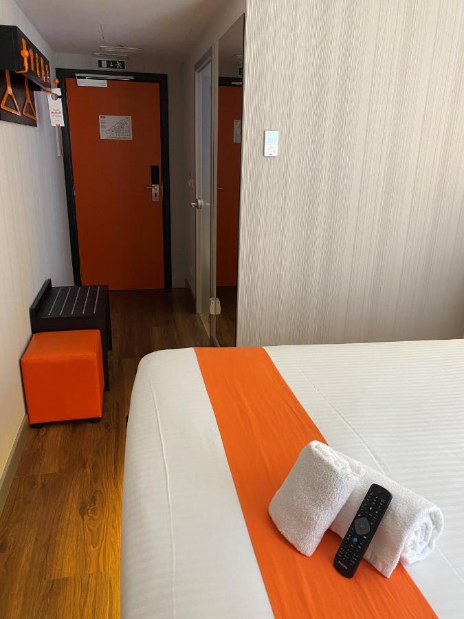 Easyhotel Lisbon Exterior photo