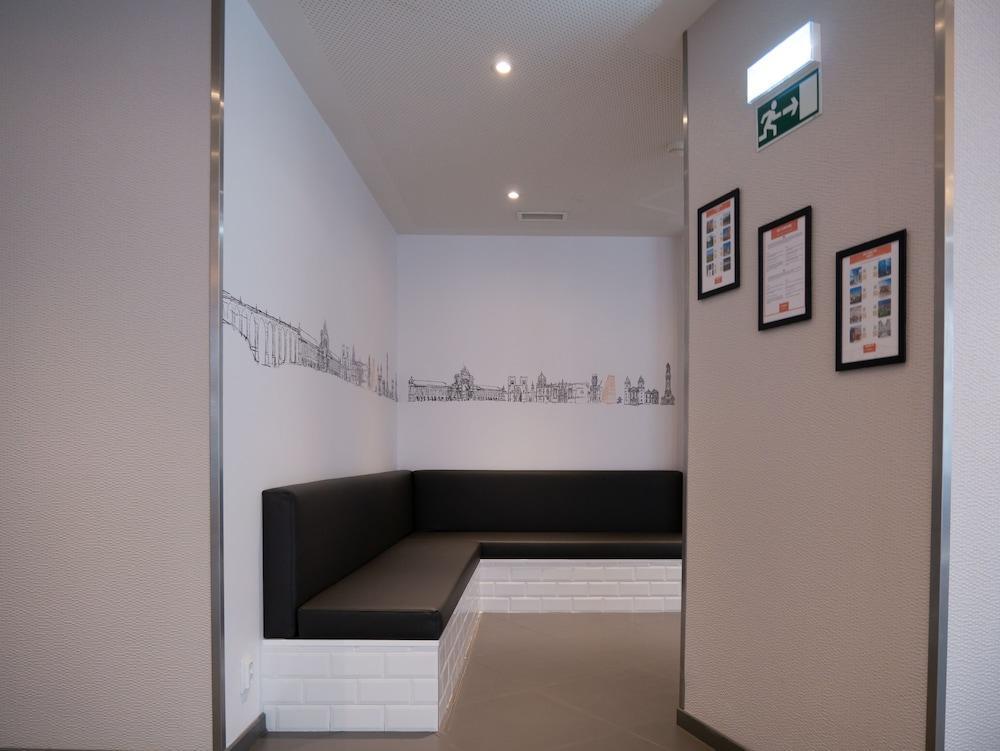 Easyhotel Lisbon Exterior photo